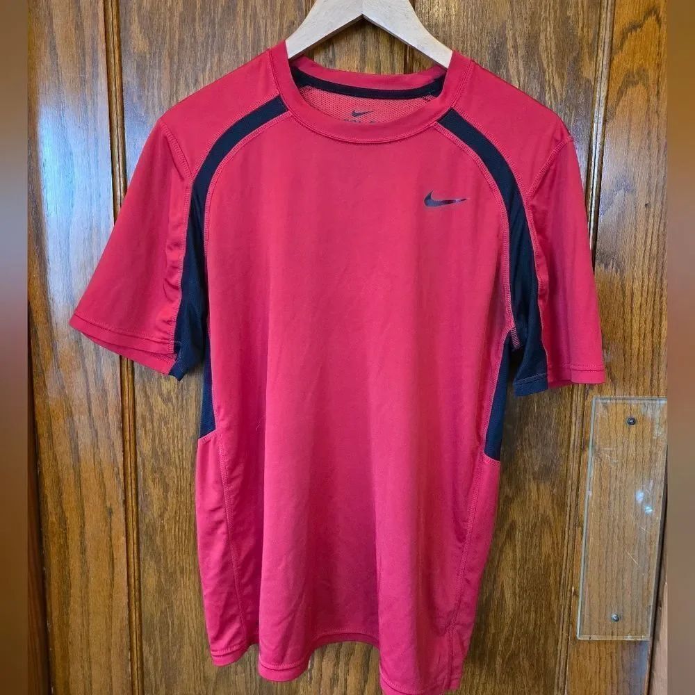 Nike Dri Fit Red and Black Short Sleeve Tee Size Medium